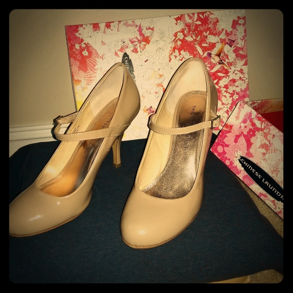 Shoes - Picture 1 of 3